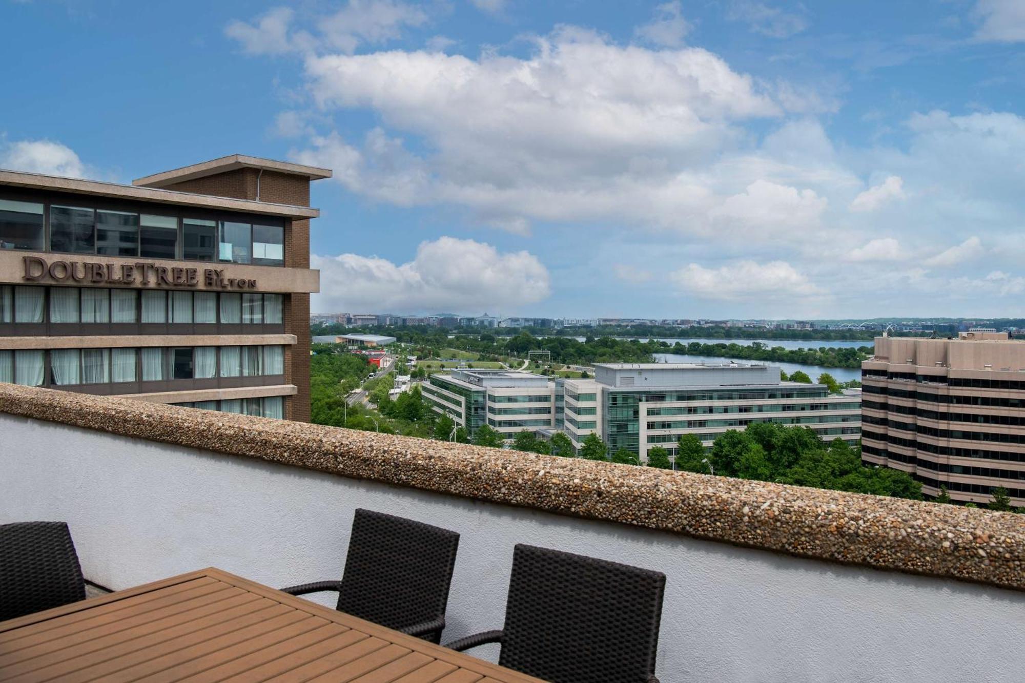 Doubletree By Hilton Washington Dc - Crystal City Arlington Extérieur photo