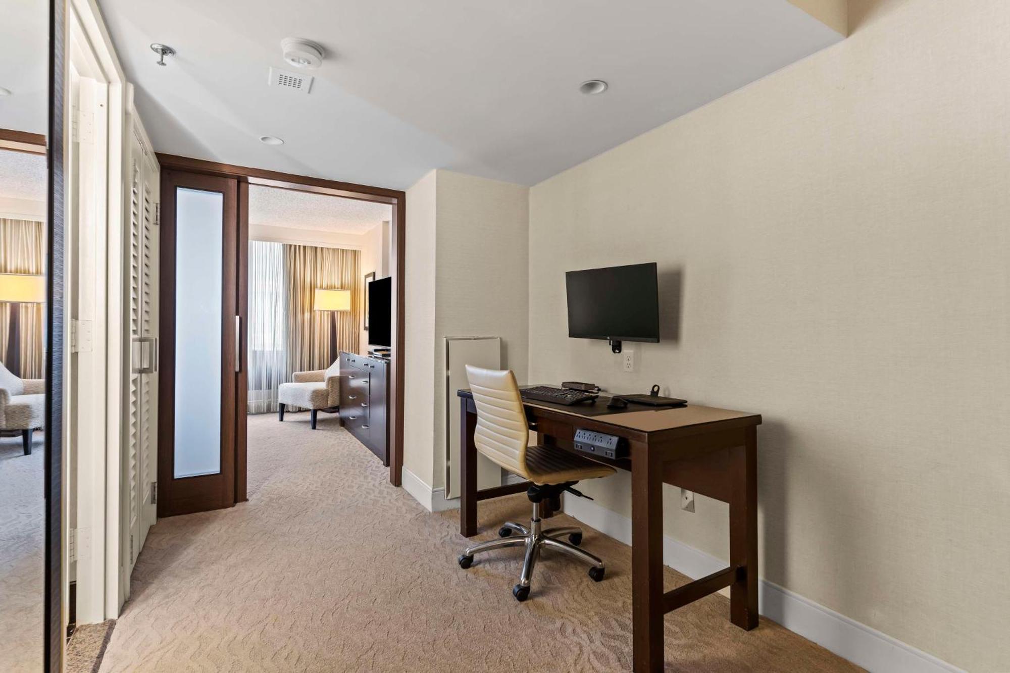 Doubletree By Hilton Washington Dc - Crystal City Arlington Extérieur photo